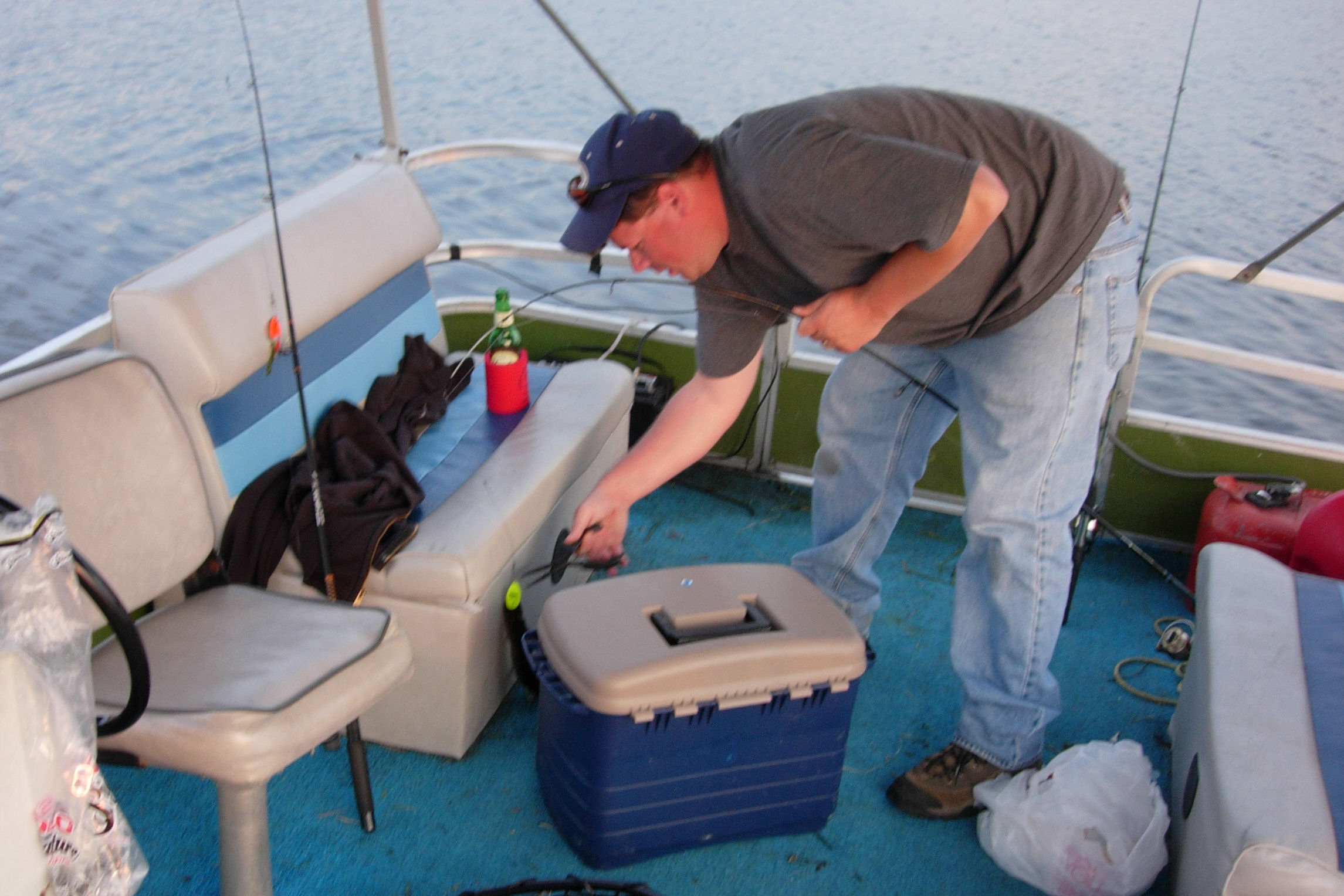 Fishing-052_06-02-2005.JPG