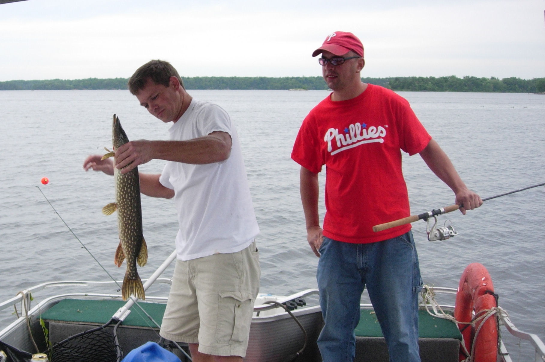 Fishing-30_06-02-2006.JPG